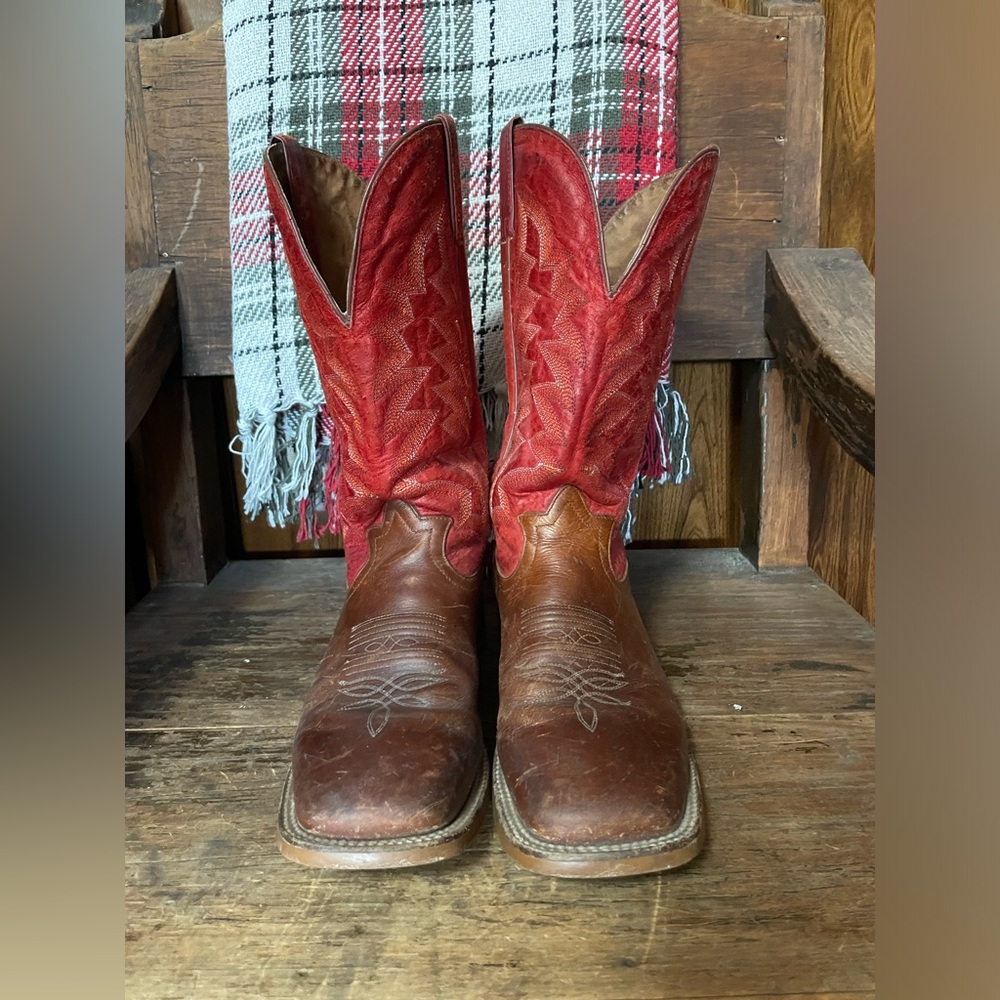 Tony Lama Cowboy Boots size 9